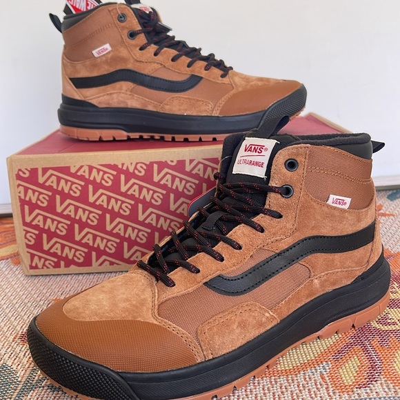Vans Shoes - Vans WMNS Ultrarange Exo
Glazed Ginger
VN0A5KS5N1Z
Boots Sneakers